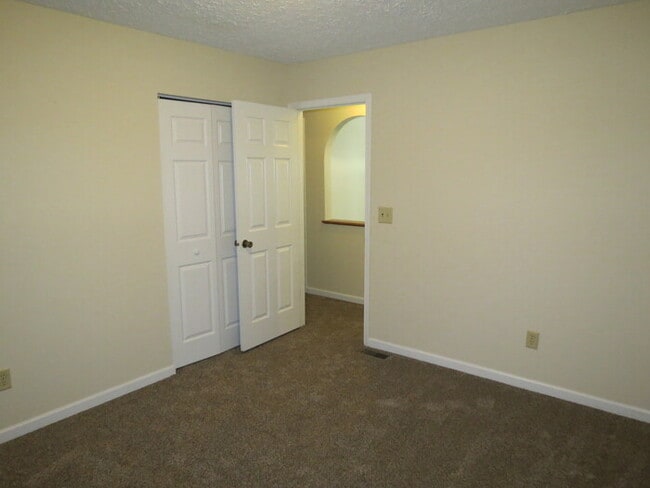 Building Photo - 5885 Katelyn Ln