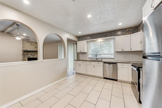 Building Photo - 512 W Oakdale Rd