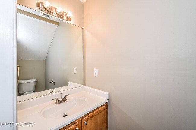 Building Photo - 10500 Whitepine View Pl