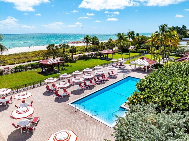 Building Photo - 2555 Collins Ave