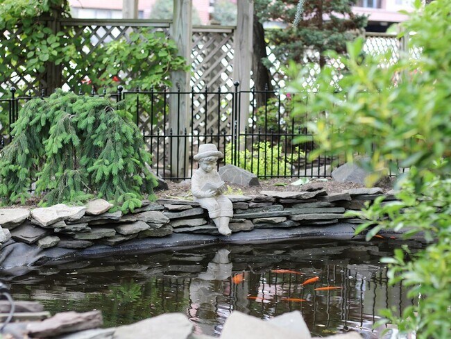 Building Photo - 10 Huron Ave