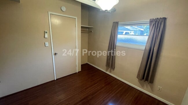 Building Photo - Charming 2 BD | 1 BA Home w/ Large Backyar...