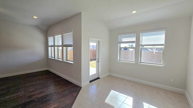 Building Photo - 3029 Hollybrook Ln