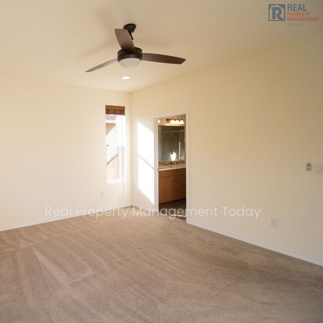 Building Photo - Beautiful 2 Bed Rambler! 55+ Community!