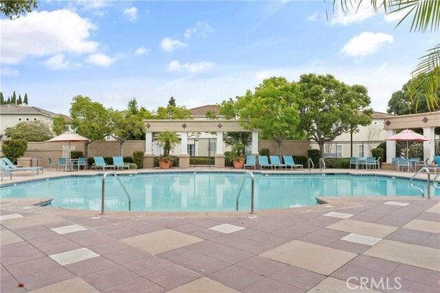 Building Photo - 15 Florentine