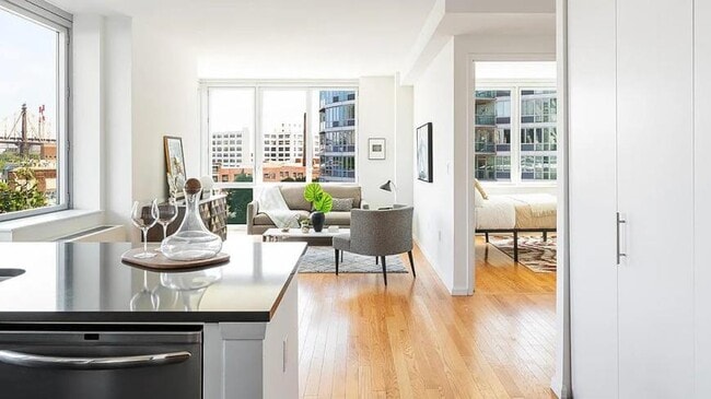 Building Photo - 1 bedroom in LONG ISLAND CITY NY 11109