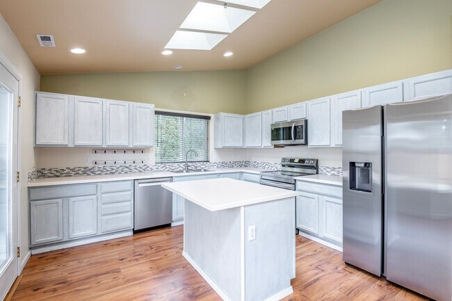 Building Photo - 14950 Prairie Vista Loop SE