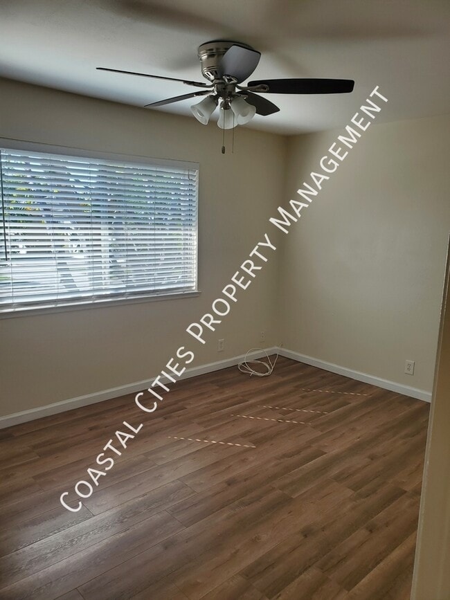 Building Photo - 2429 College Ln