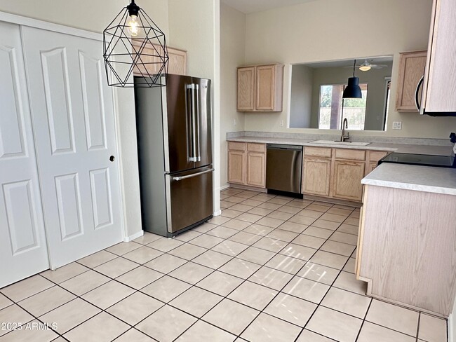 Building Photo - 10307 E Tierra Buena Ln