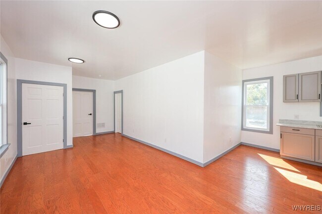 Building Photo - 30 Glenwood Ave