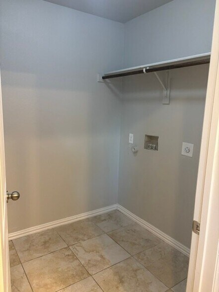Building Photo - 1428 Montoya Ln