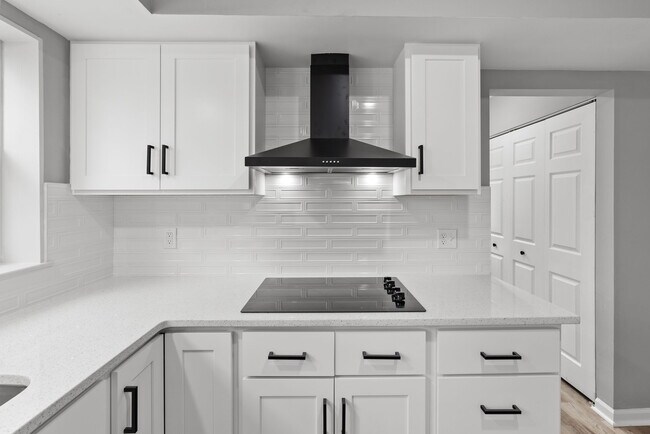 Building Photo - 1917 Grove Point Ct