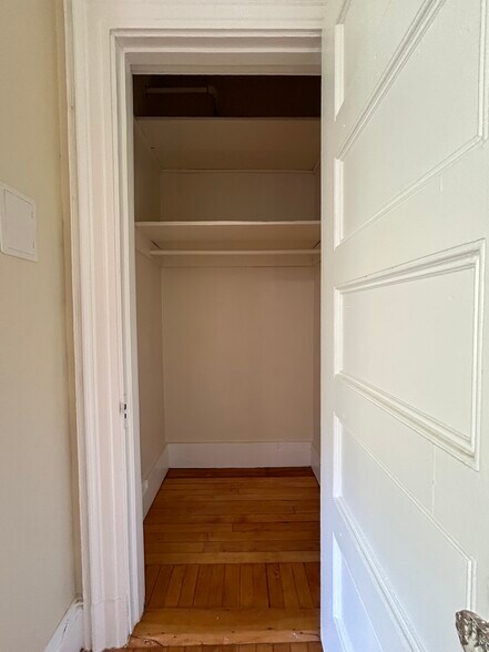 Building Photo - 1470 Beacon St