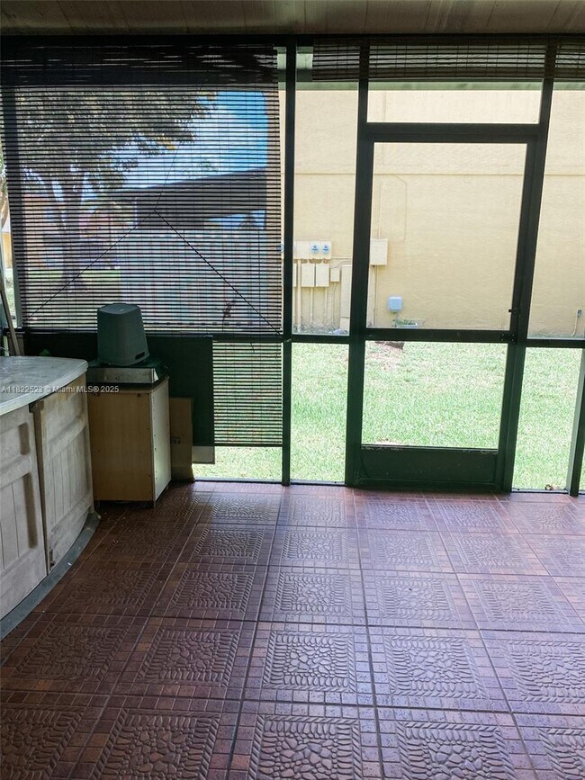 Building Photo - 8350 SW 154th Ave