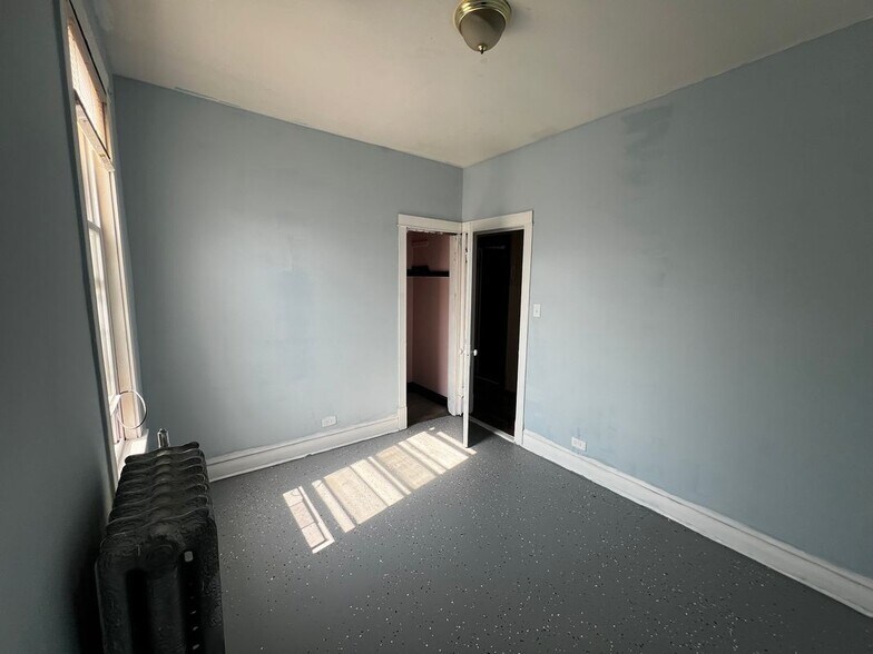 Building Photo - 4829 23rd Pl