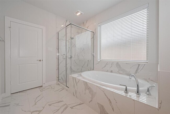 Building Photo - 307 Roselle Leaf Dr