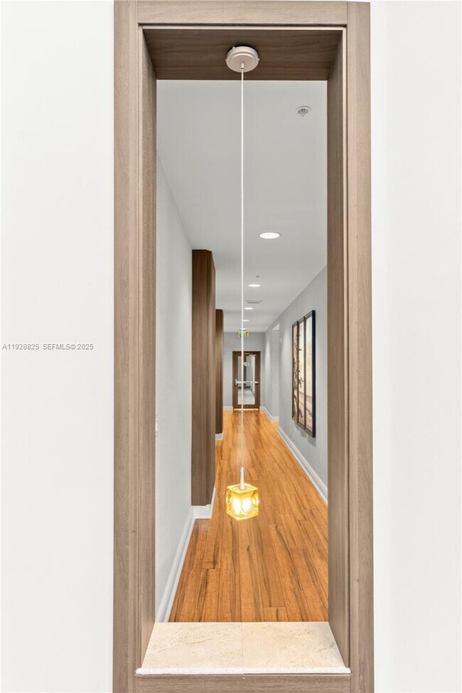 Building Photo - 848 Brickell Key Dr