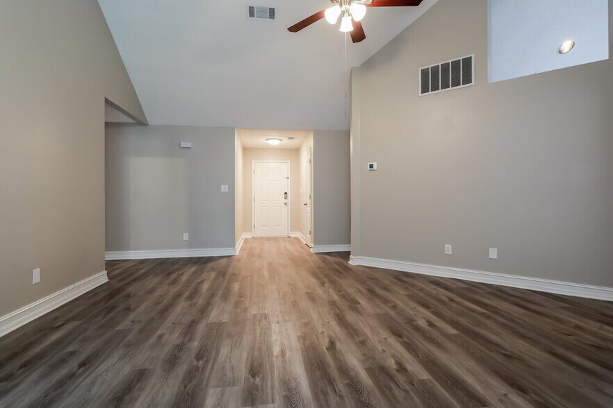 Building Photo - 275 Eagle Way