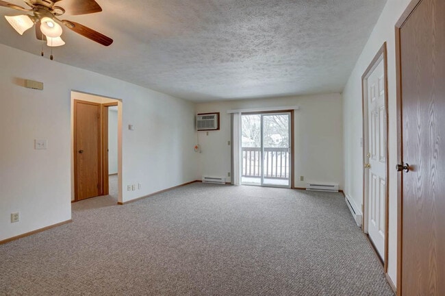 Building Photo - 235 Broadway Dr