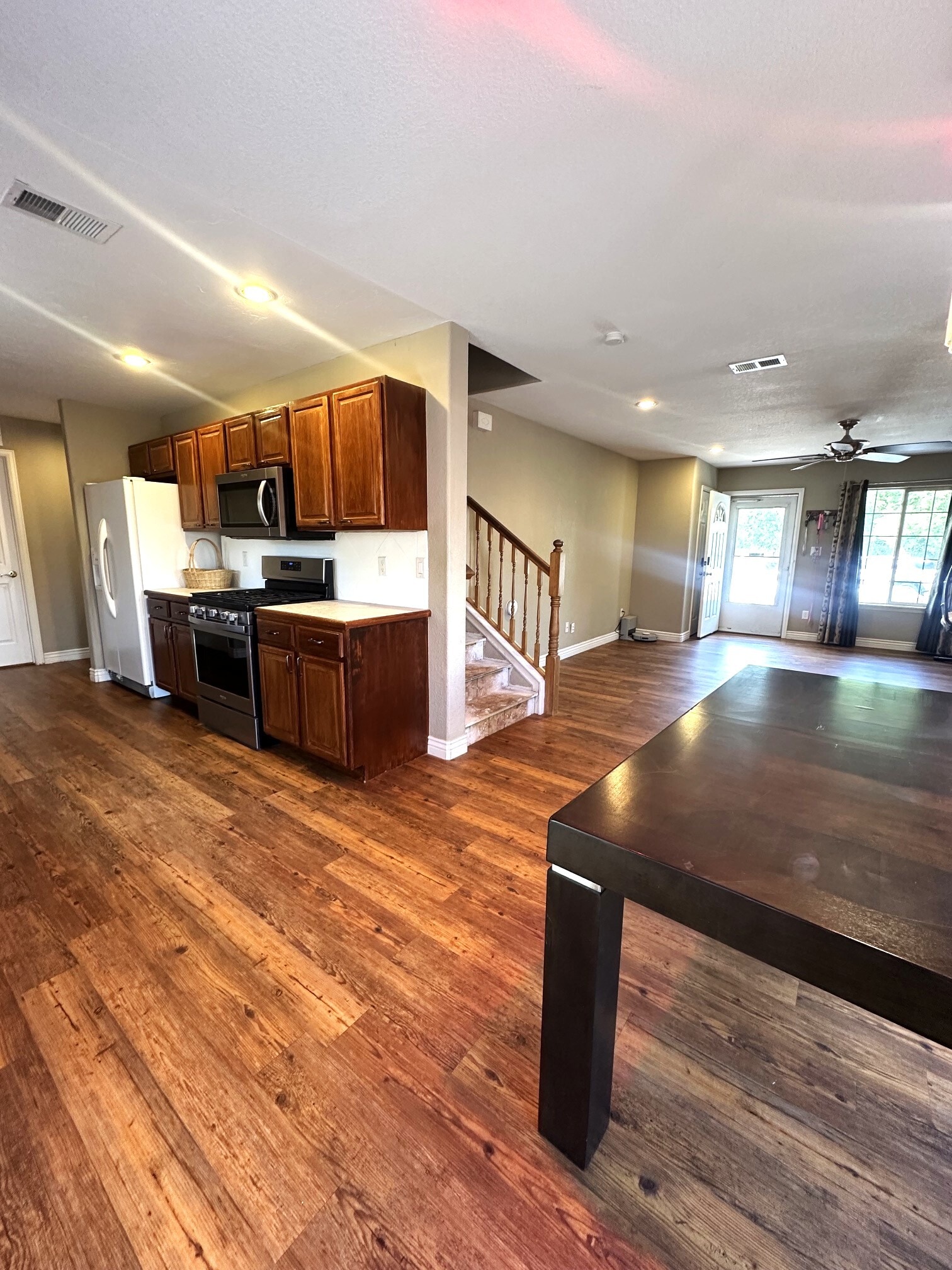 Building Photo - 708 1/2 Willow Creek Rd