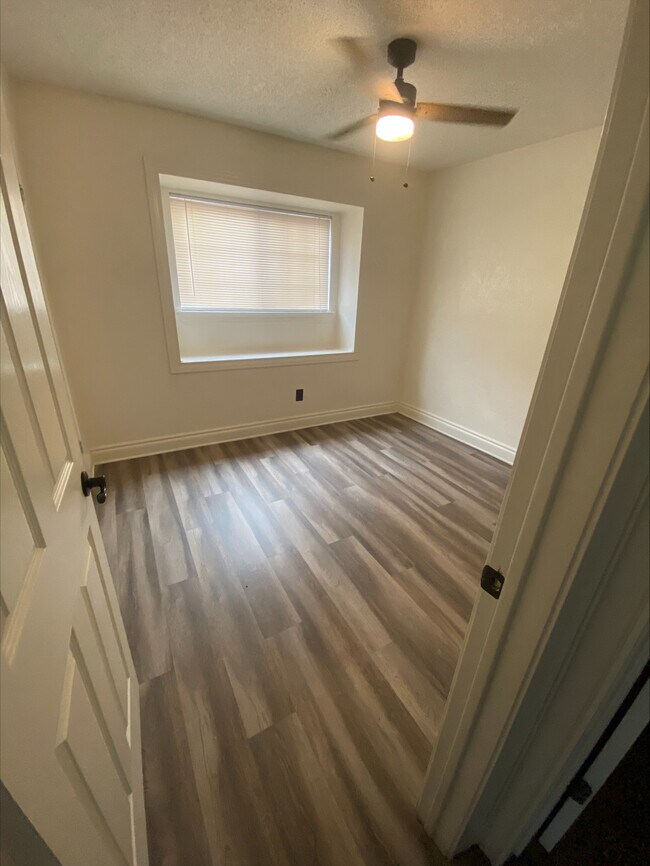 Building Photo - 702 Spring Hollow Dr