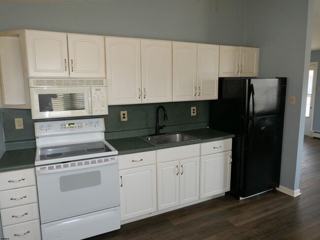 Building Photo - 501 W Brigantine Ave
