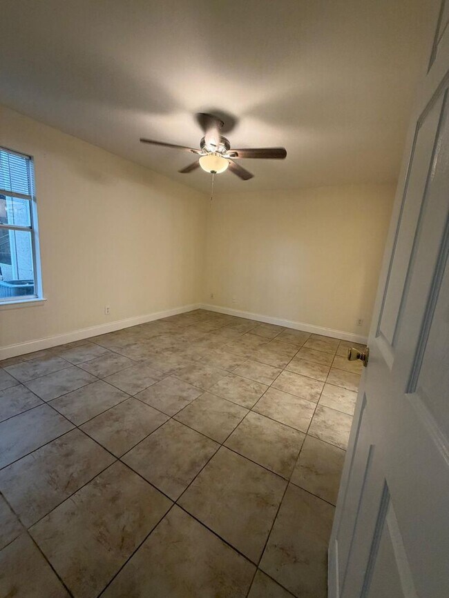 Building Photo - Beautiful Condo in Verano Delray