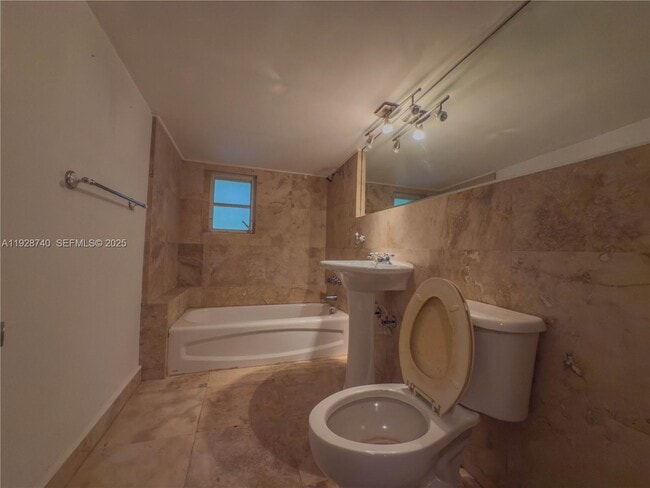 Building Photo - 730 SW 80th St