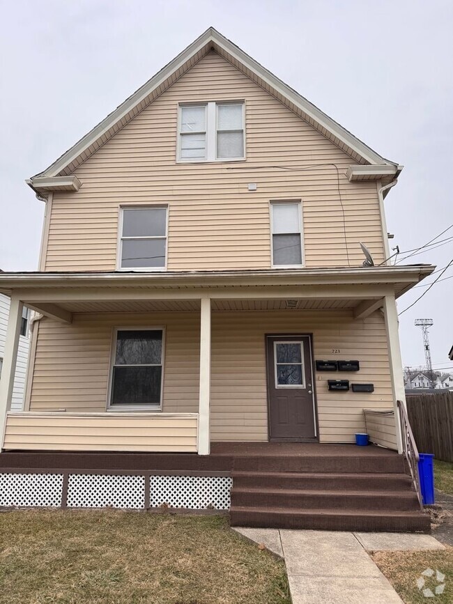 Building Photo - 723 Cunningham Ave