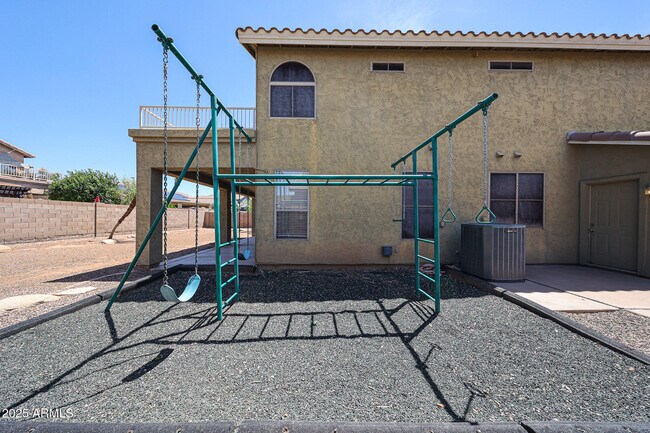 Building Photo - 2568 E Santa Rosa Dr