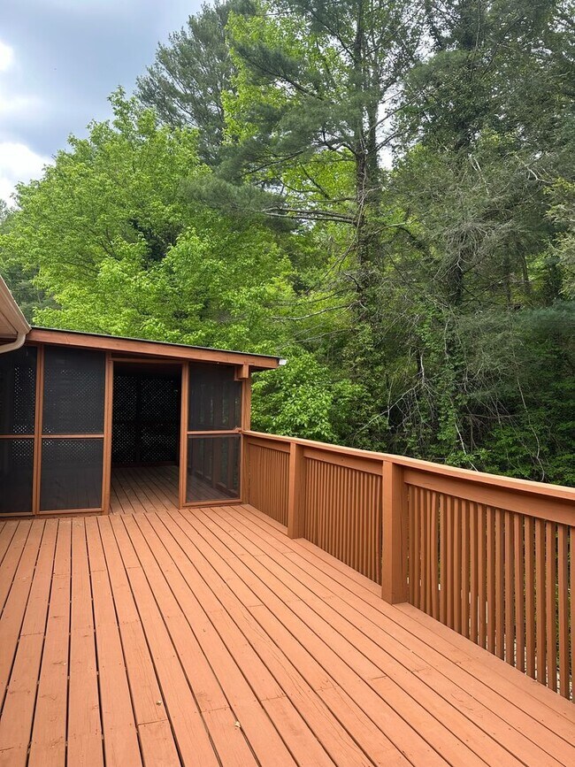 Building Photo - 11 Mountian Brook Rd.