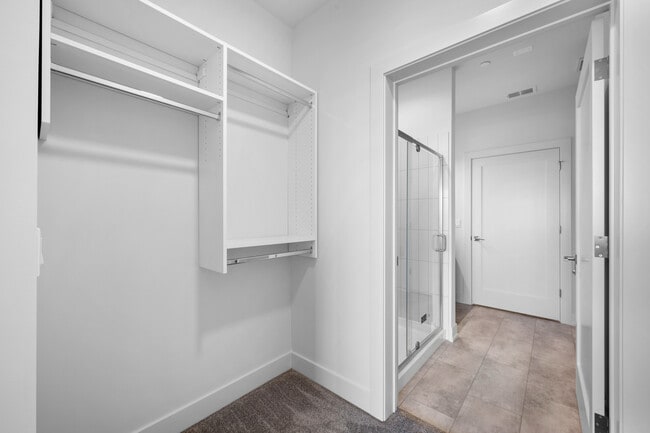 Building Photo - 27 W Park Blvd