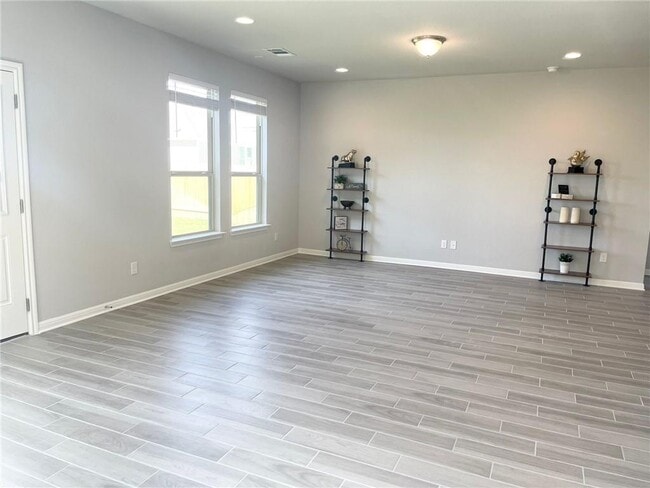 Building Photo - 195 Outlaw Dr