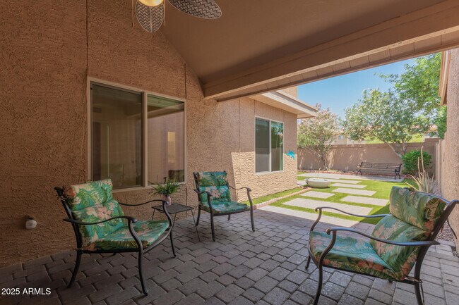 Building Photo - 9128 E Evans Dr
