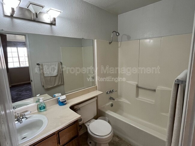 Building Photo - 3805 Rotterdam Ave