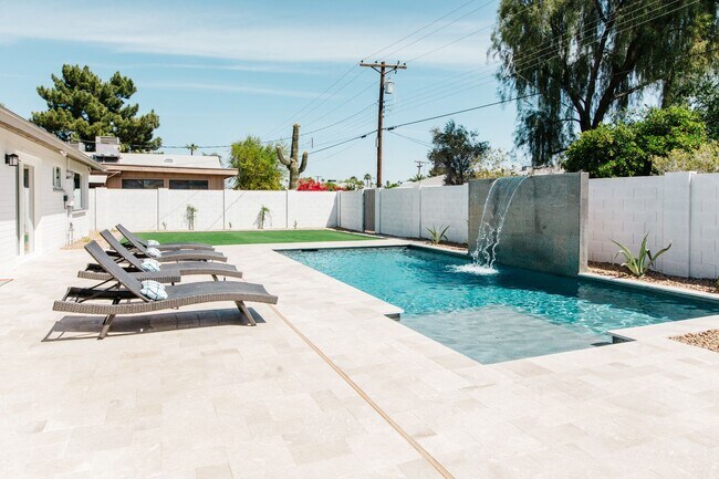 Building Photo - Spacious & beautiful home in Scottsdale wi...