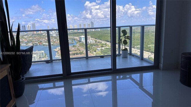 Building Photo - 16385 Biscayne Blvd