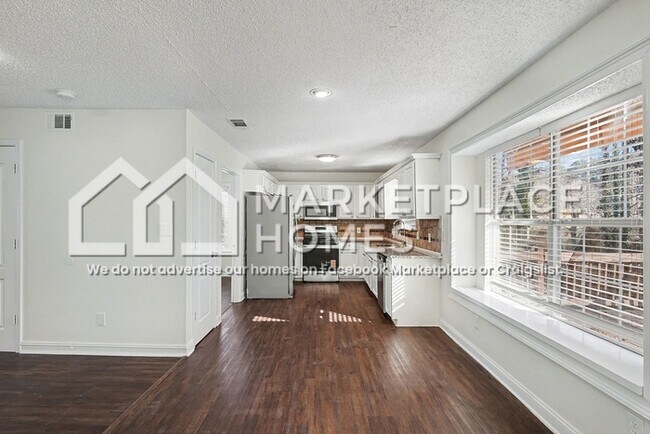 Building Photo - 205 Hunting Ct