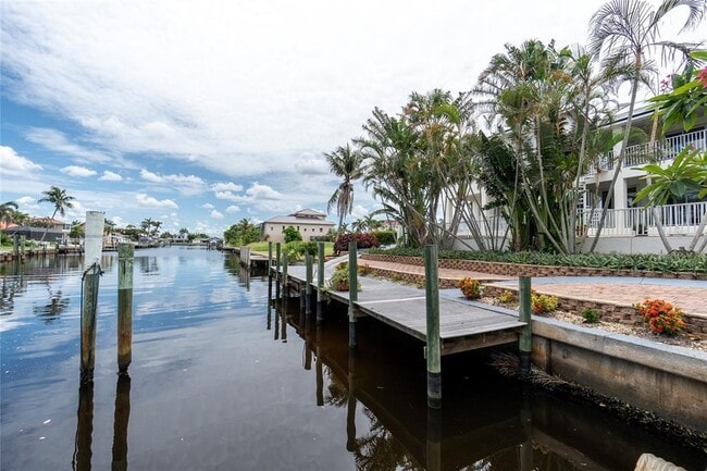 Building Photo - 202 George Rd SE