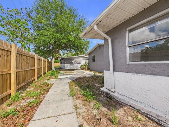 Building Photo - 605 S Disston Ave