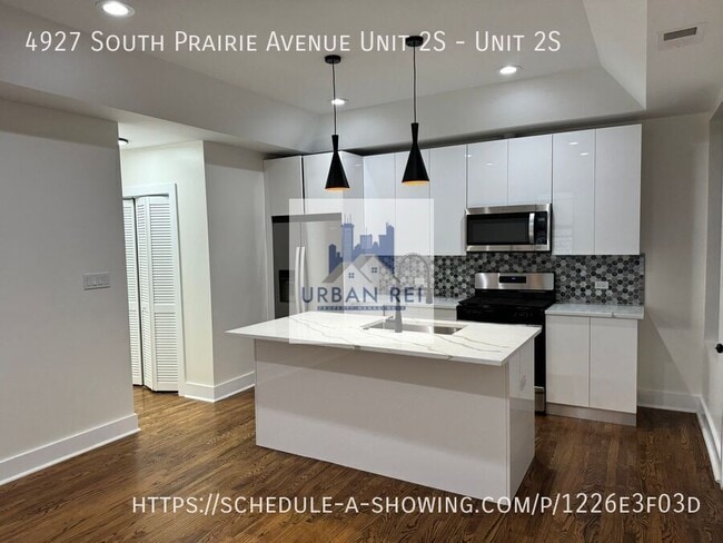 Building Photo - 4927 S Prairie Ave