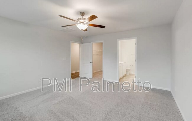 Building Photo - 700 Pink Rose Ln