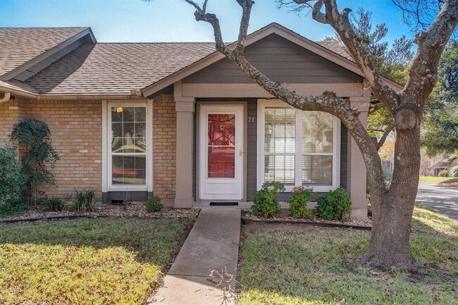 Building Photo - 1015 E Yager Ln