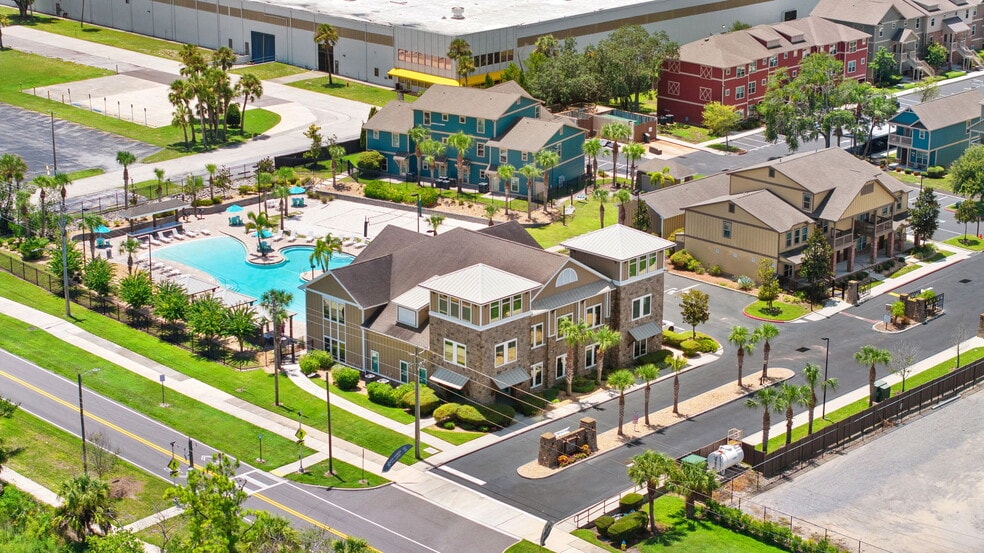 Building Photo - The Retreat at Tampa