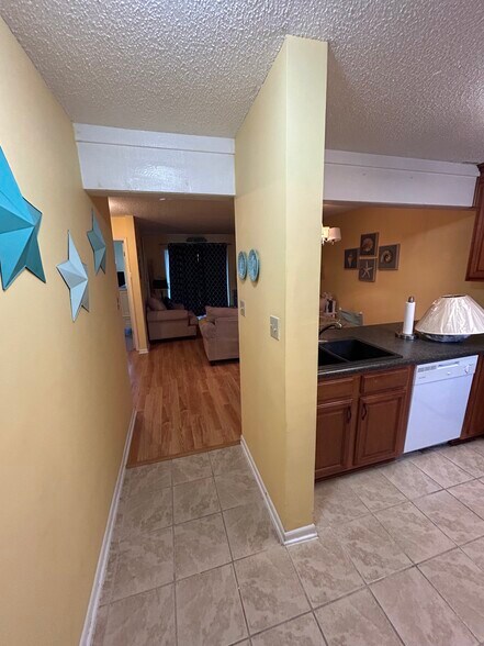 Building Photo - 375 Bluefish Dr