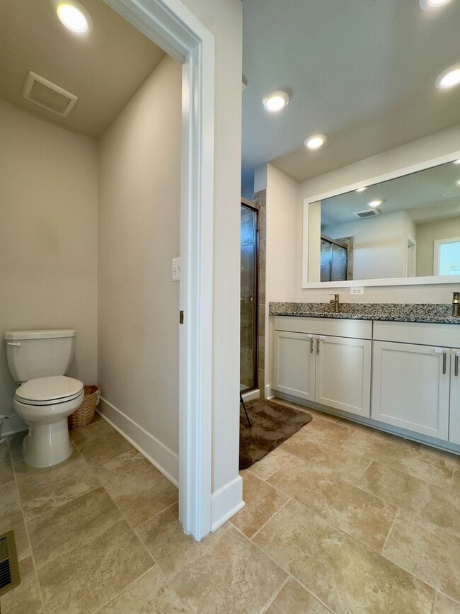 Building Photo - Charming 3 Bedroom/2 Bathroom/2 Half Bath Townhome in Windsor Mill, MD!