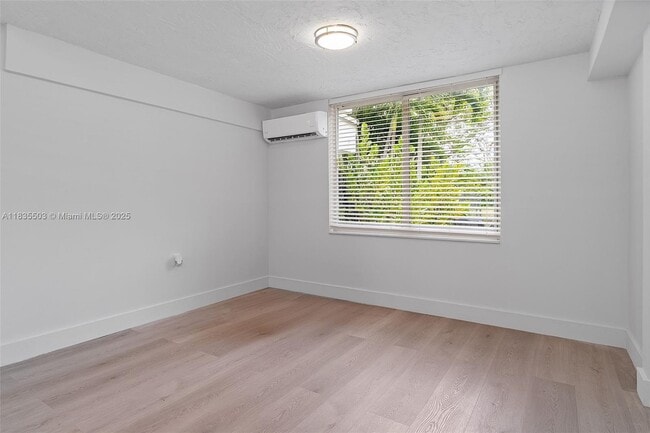 Building Photo - 5845 SW 88th St