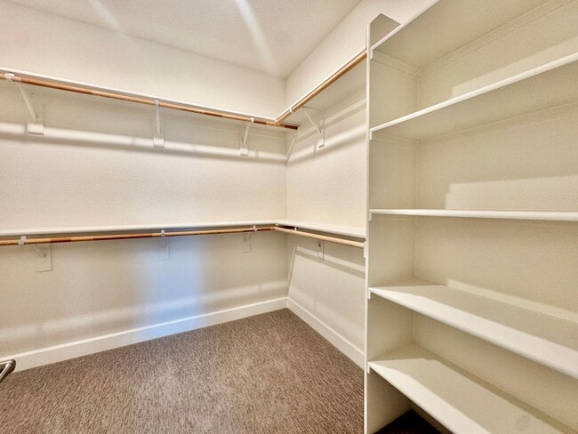 Building Photo - 5 YEARS NEW,  FORMER MODEL HOME BUILT BY LENNAR HOMES, 4 BED, 2.5 BATH, 2 CAR GARAGE