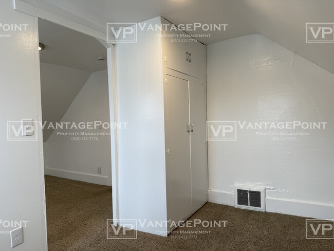 Building Photo - 700 S Baird St