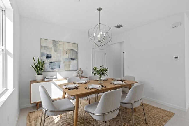 Building Photo - 4404 Longwood Lk Sq